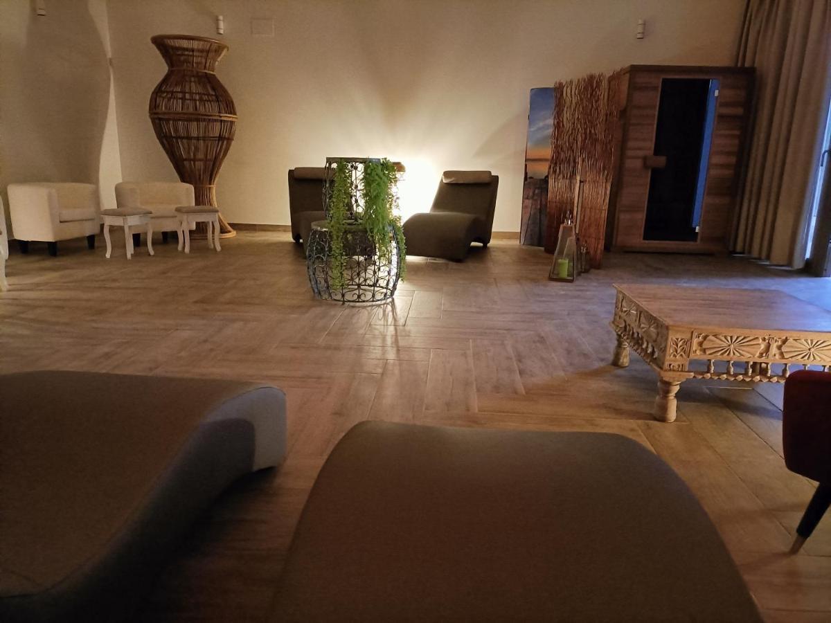 Artmonia Hotel Castalla Bagian luar foto